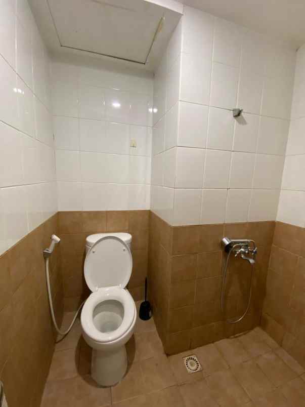 dijual apartment green pramuka city bangunan bagus