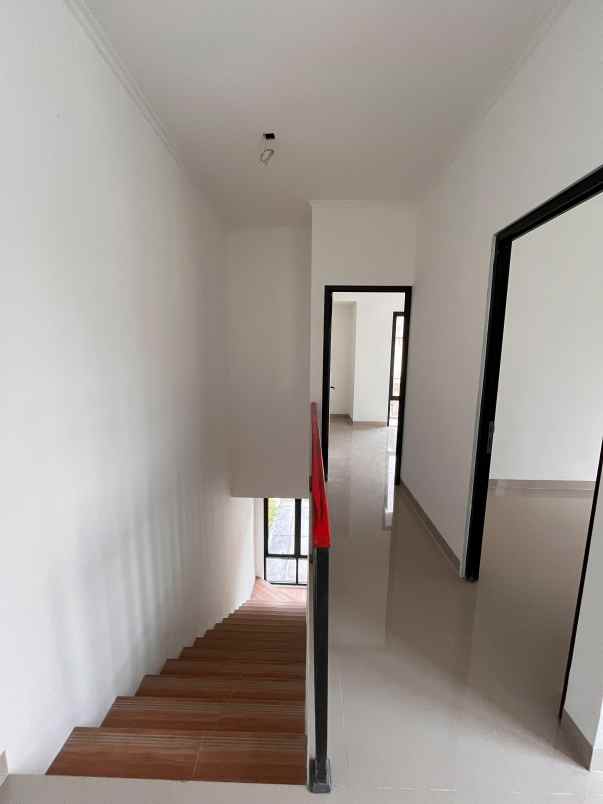 dijual cepat bu rumah 2 lantai murah