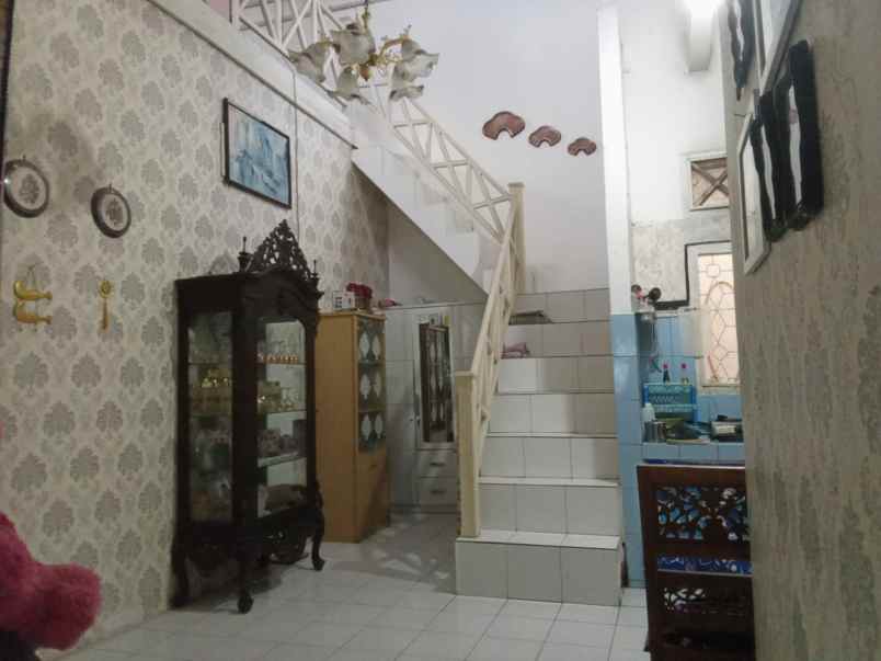 dijual cepat rumah 2 lantai