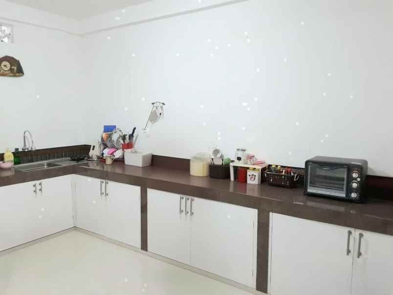 dijual cepat rumah di barata jaya gubeng surabaya