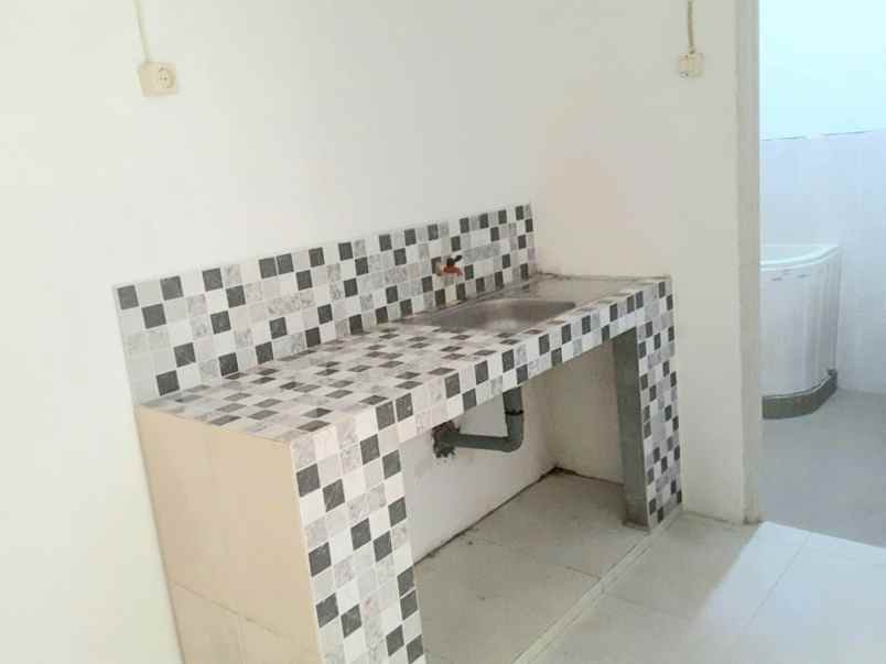 dijual cepat rumah di barata jaya gubeng surabaya