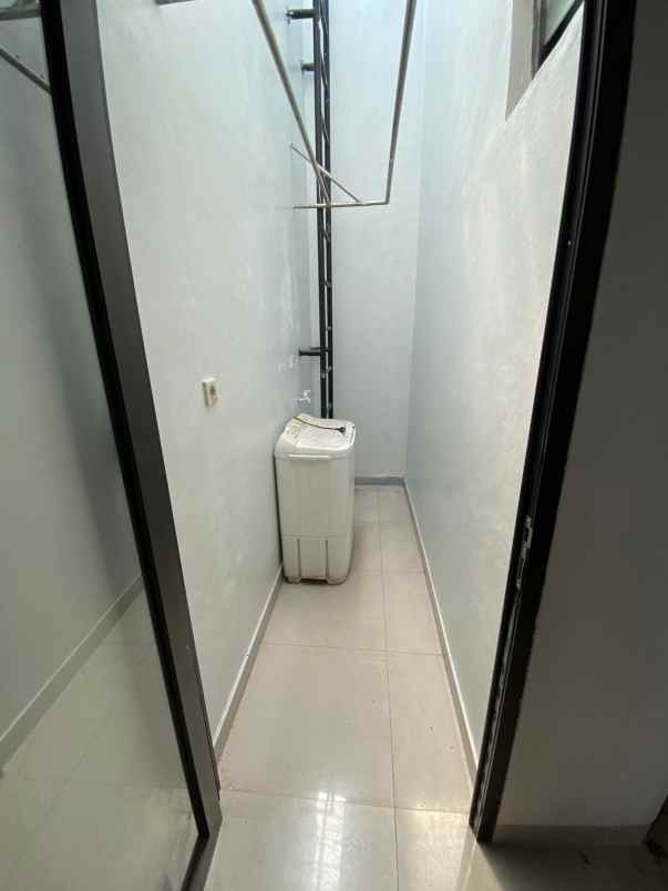 dijual cepat rumah metland transyogi