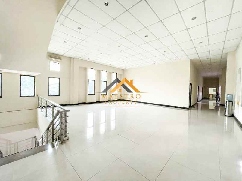 dijual gudang kim 2 jalan pulau solor