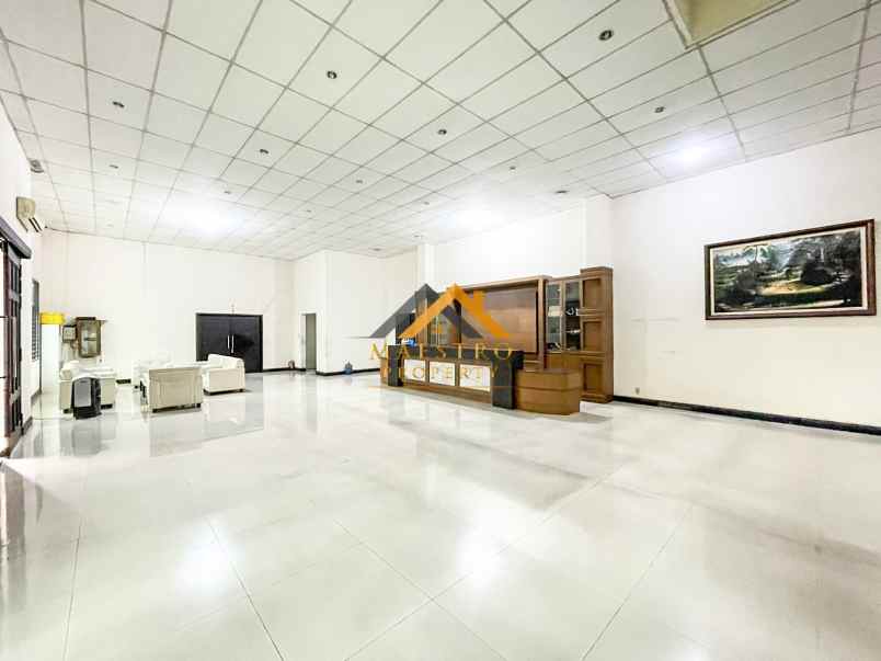 dijual gudang kim 2 jalan pulau solor