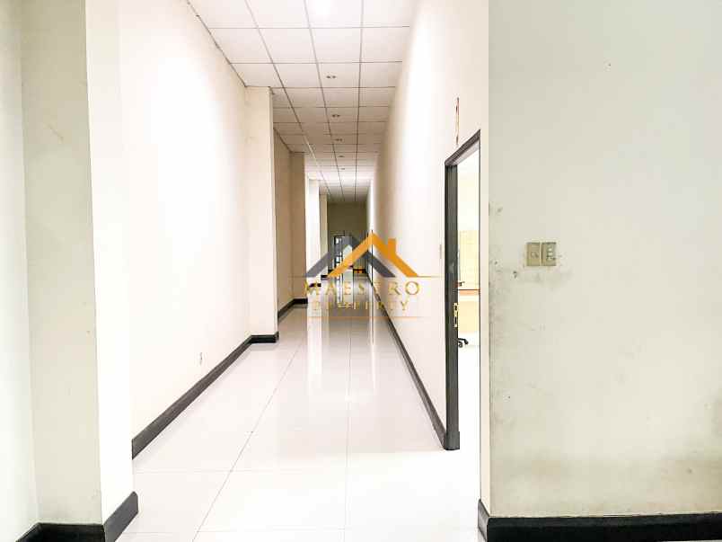 dijual gudang kim 2 jalan pulau solor