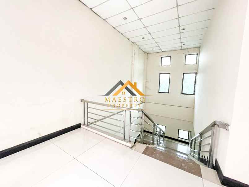 dijual gudang kim 2 jalan pulau solor