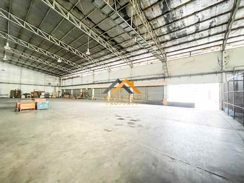 dijual gudang kim 2 jalan pulau solor