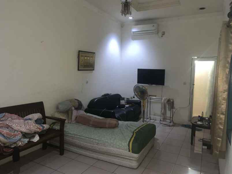 dijual ruko gudang kantor letjend soeprapto johar