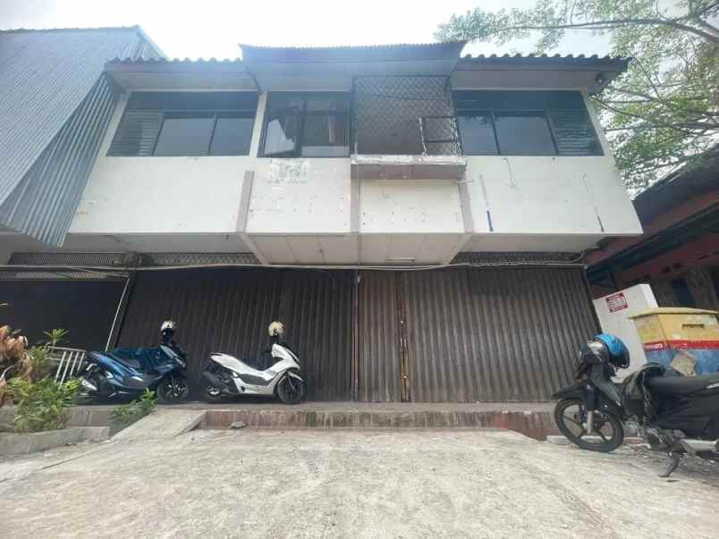 dijual ruko kosong di taman kebon jeruk jakarta barat