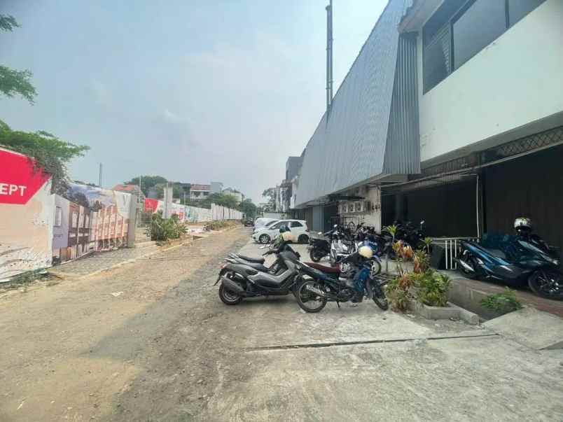 dijual ruko kosong di taman kebon jeruk jakarta barat