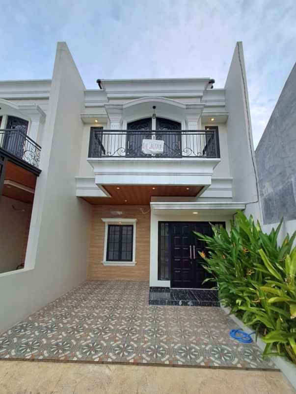 dijual rumah 2 lantai siap huni di kahfi 1 jagakarsa