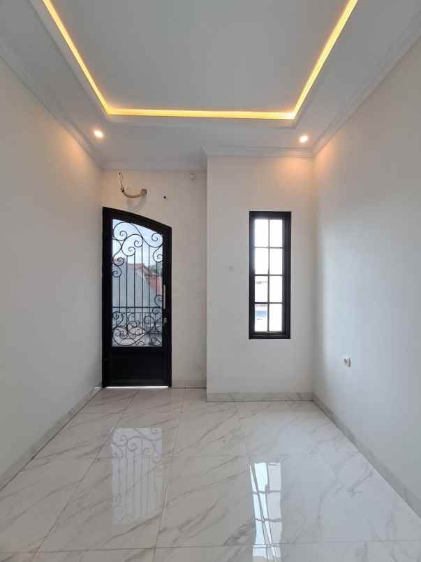 dijual rumah 2 lantai siap huni di kahfi 1 jagakarsa