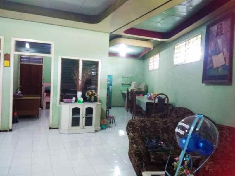 dijual rumah 2 lantai tepi jalan cemara pasuruan kota