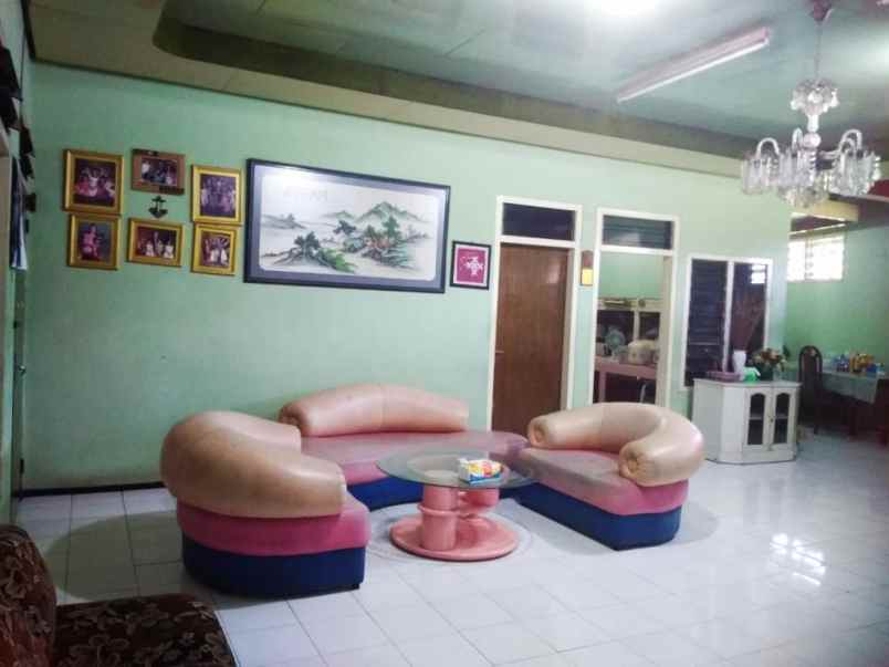 dijual rumah 2 lantai tepi jalan cemara pasuruan kota