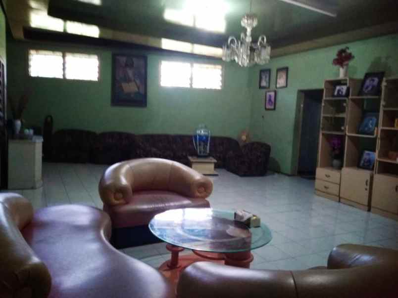 dijual rumah 2 lantai tepi jalan cemara pasuruan kota