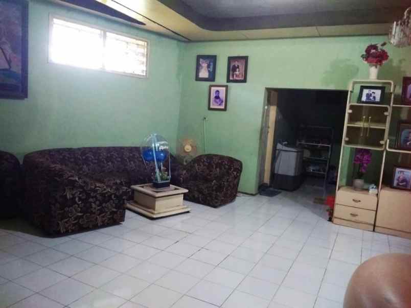 dijual rumah 2 lantai tepi jalan cemara pasuruan kota