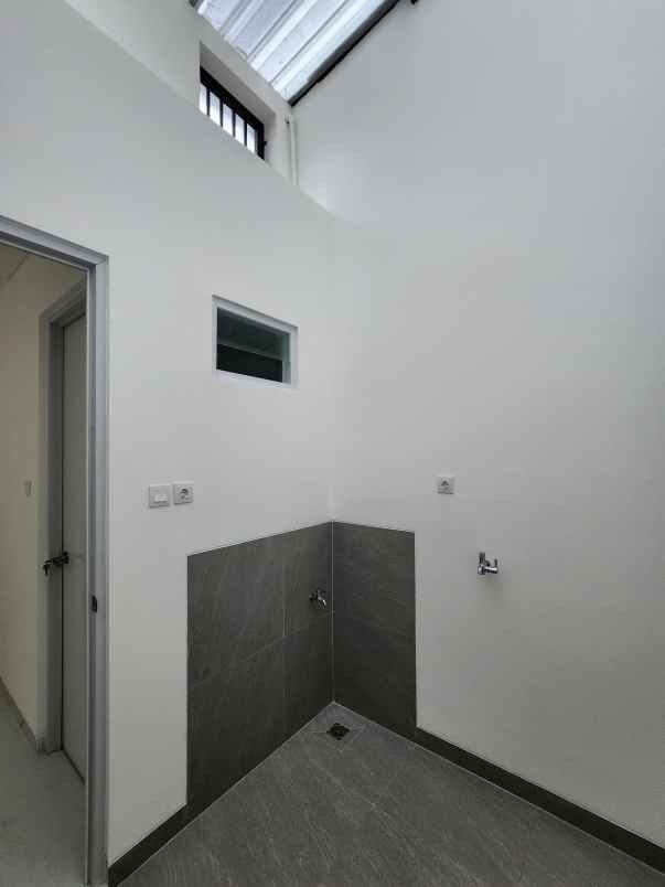 dijual rumah 2 lt bagus bebas banjir strategis sunter