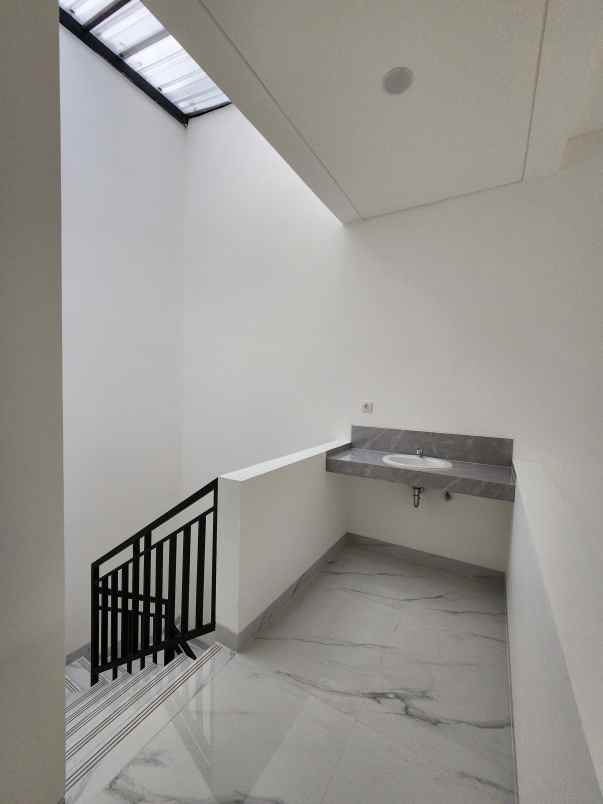 dijual rumah 2 lt bagus bebas banjir strategis sunter