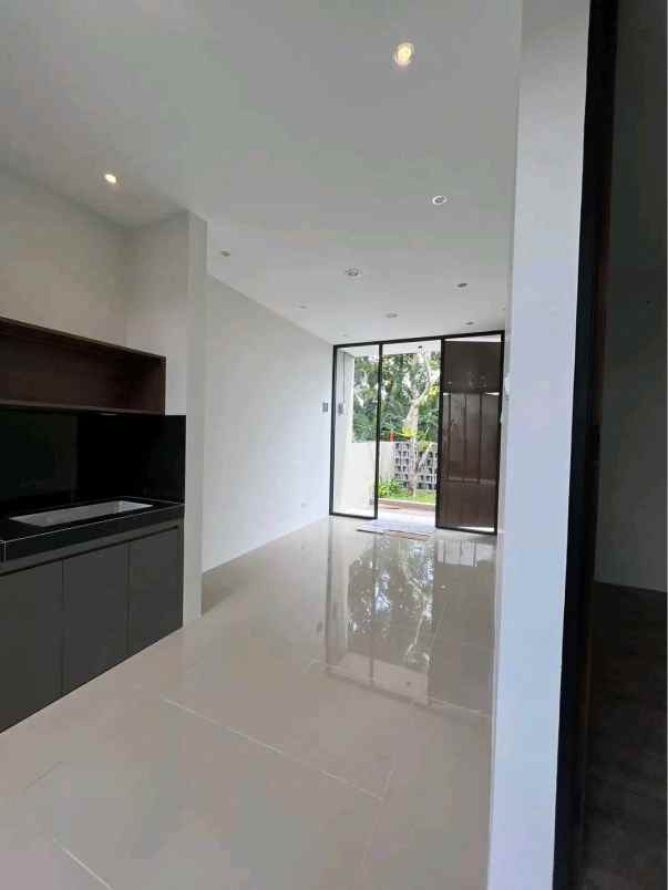 dijual rumah 500 meter jl kebon agung