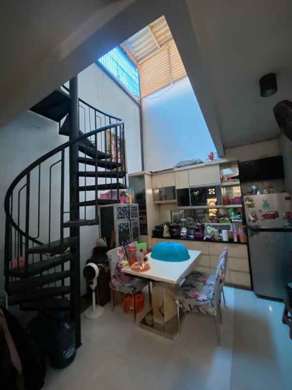 dijual rumah aries surabaya timur