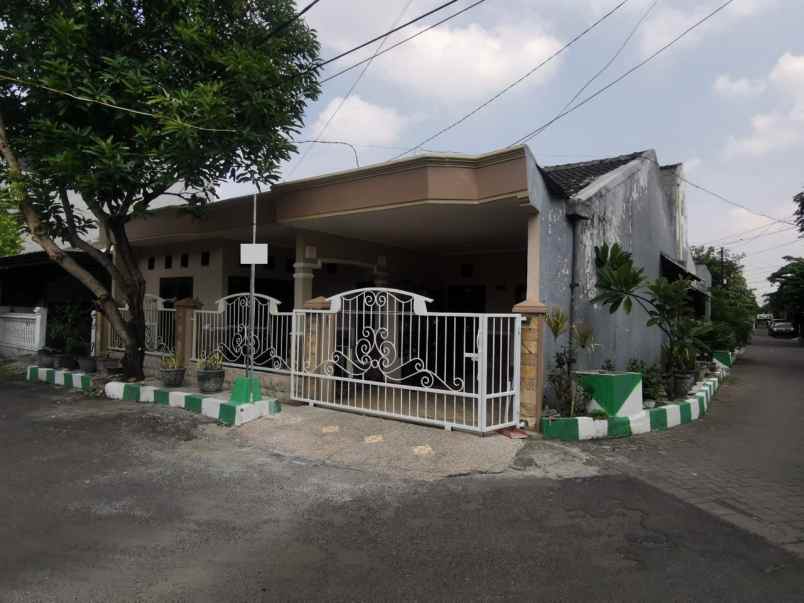 dijual rumah babatan indah