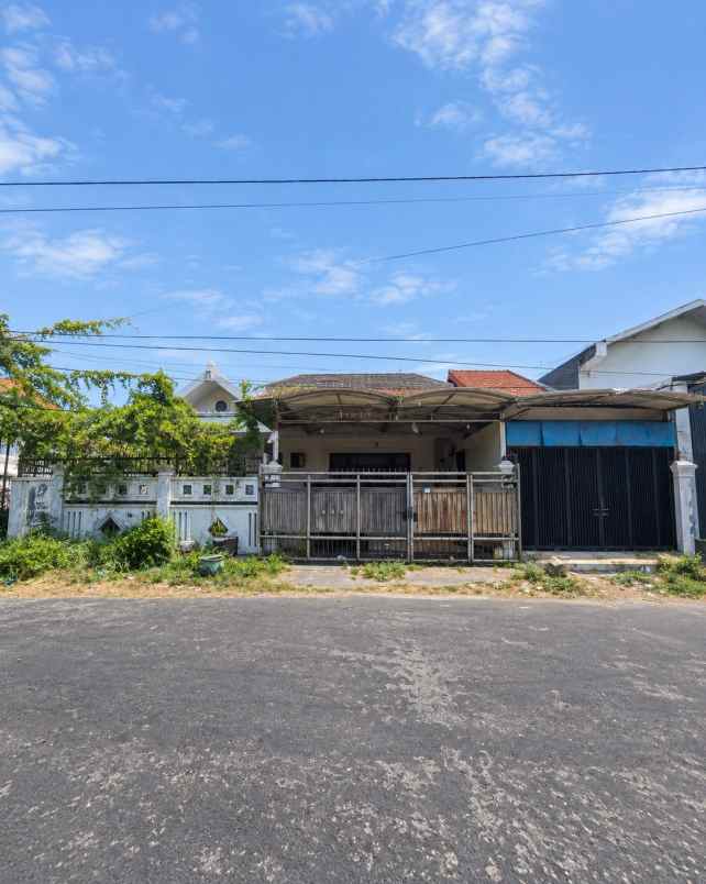 dijual rumah babatan pantai