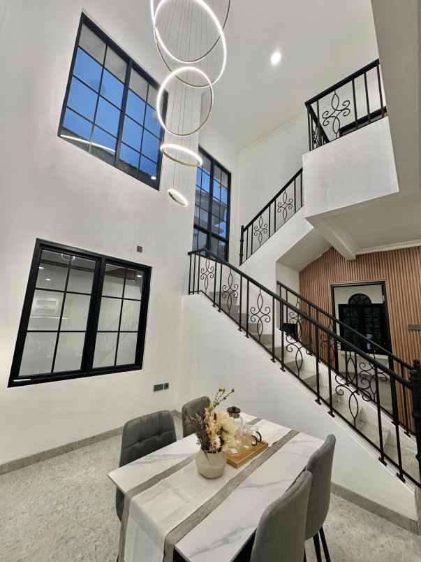 dijual rumah bagus di deltamas cikarang pusat