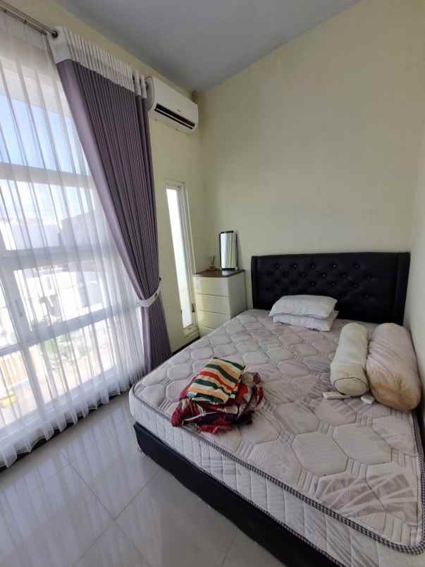 dijual rumah baru dan terawat belakang umm malang