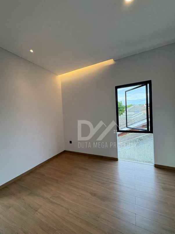 dijual rumah baru di kencana loka bsd