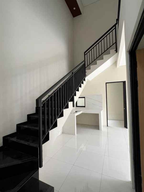 dijual rumah baru minimalis di golf dalam arcamanik