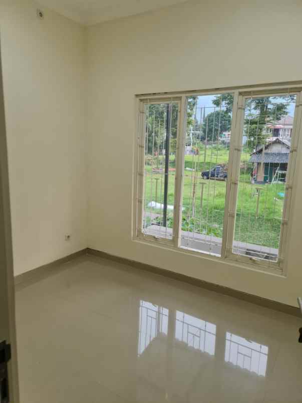 dijual rumah batu panorama regency