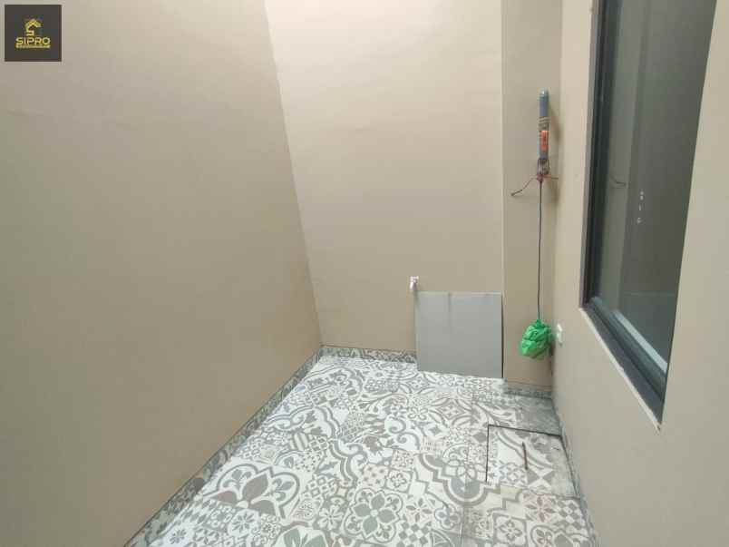 dijual rumah buaran serpong tangsel