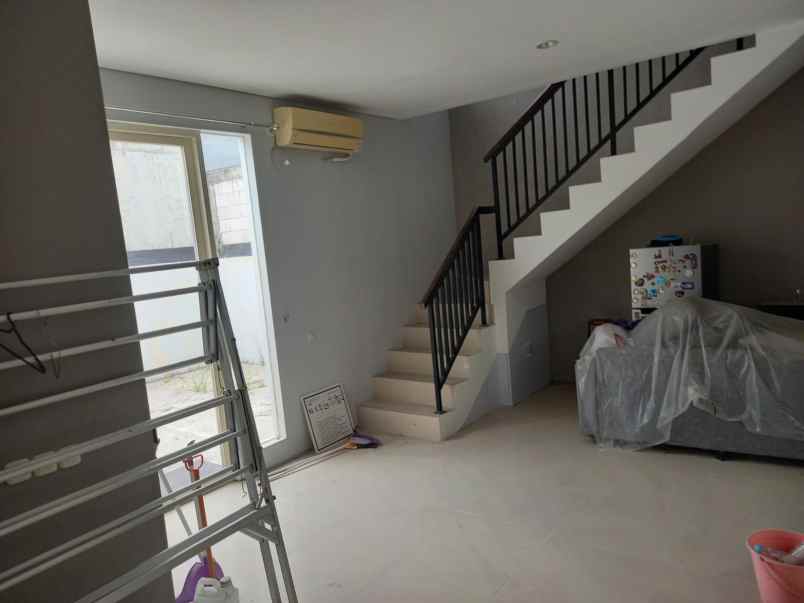dijual rumah bukit palma