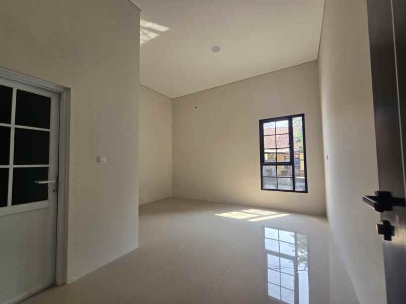 dijual rumah bumi puspitek asri