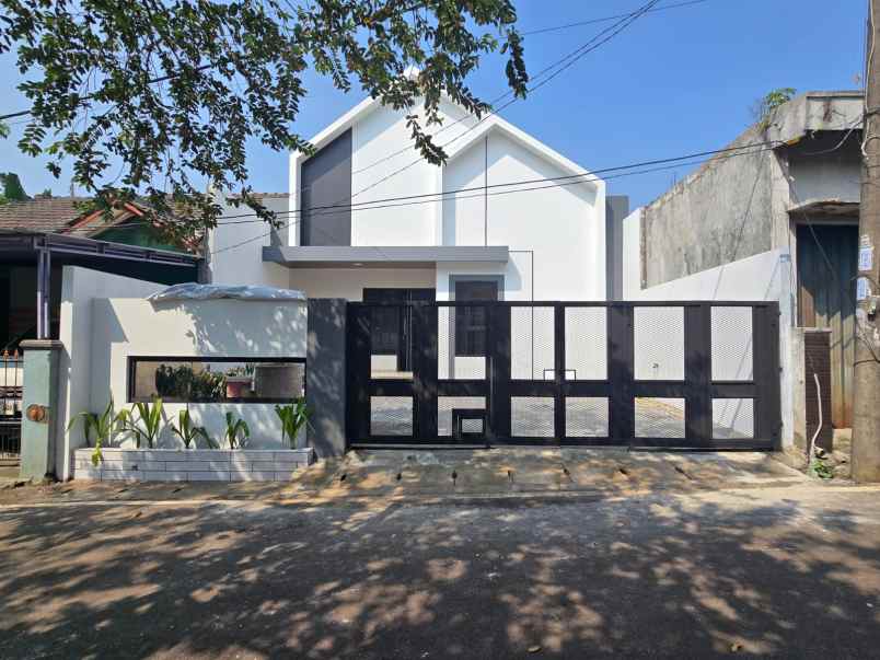 dijual rumah bumi puspitek asri