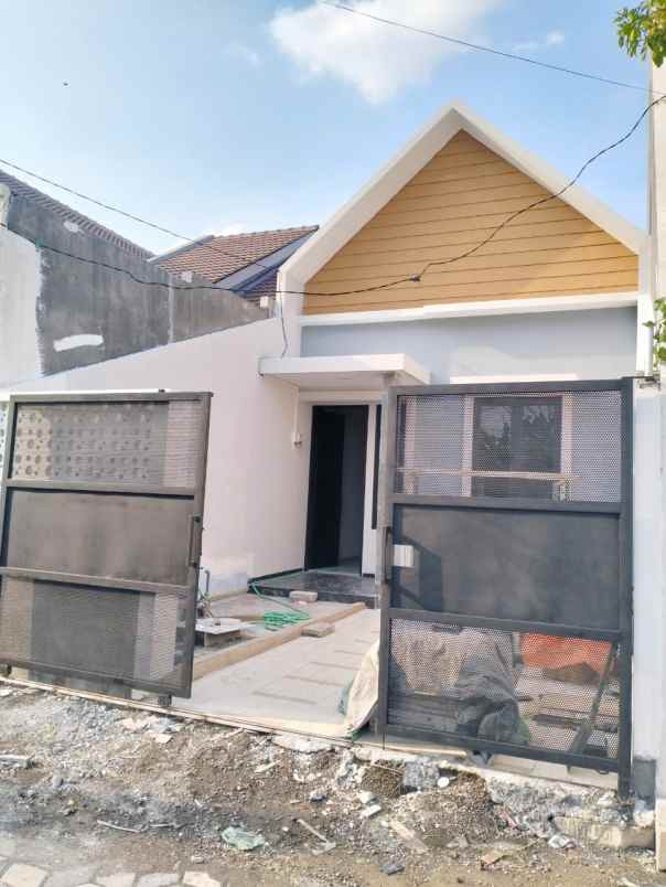 dijual rumah cantik baru gress wonorejo selatan