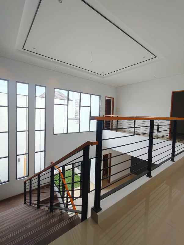 dijual rumah cibubur depok