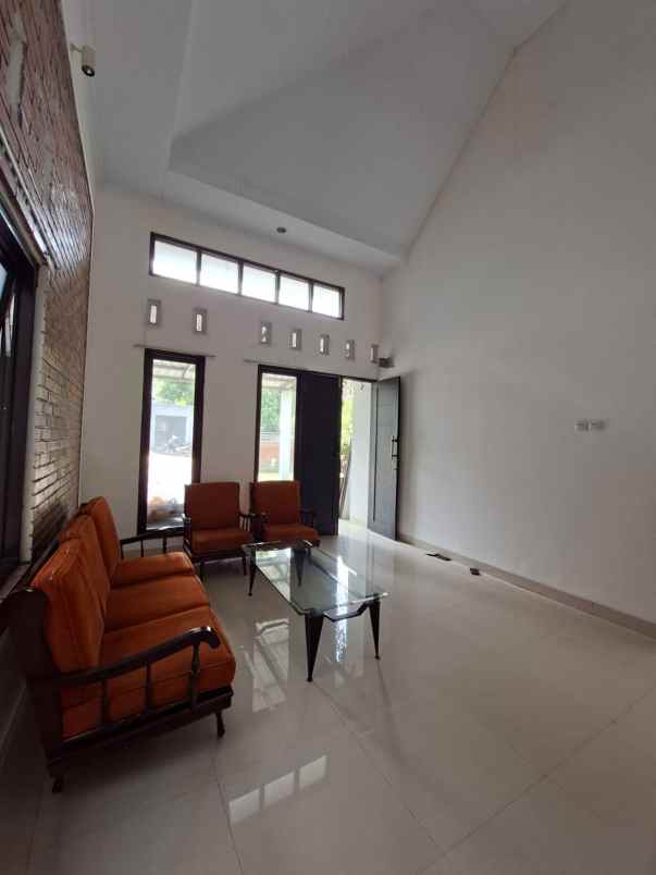 dijual rumah cinangka depok