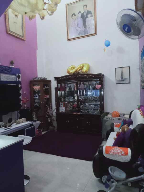 dijual rumah cipageran