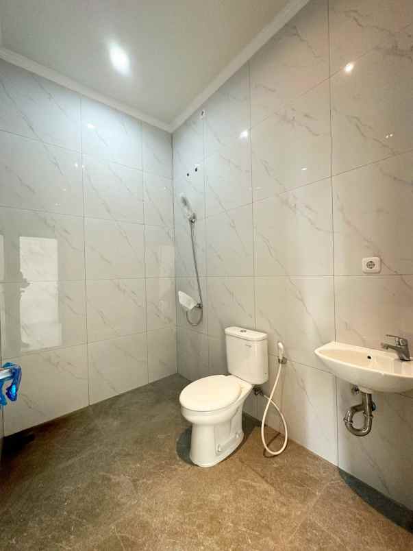 dijual rumah cipinang