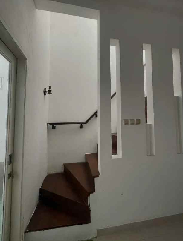 dijual rumah cirendeu ciputat timur