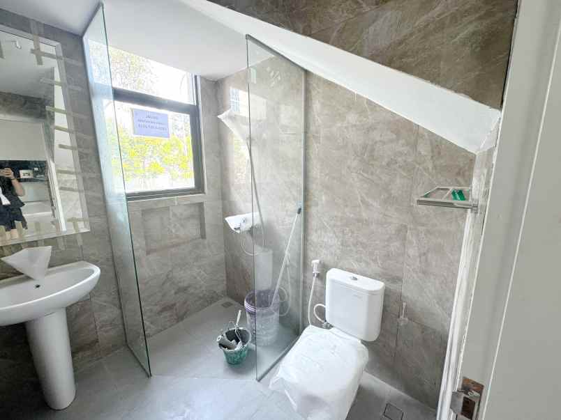 dijual rumah citraland gama city jalan