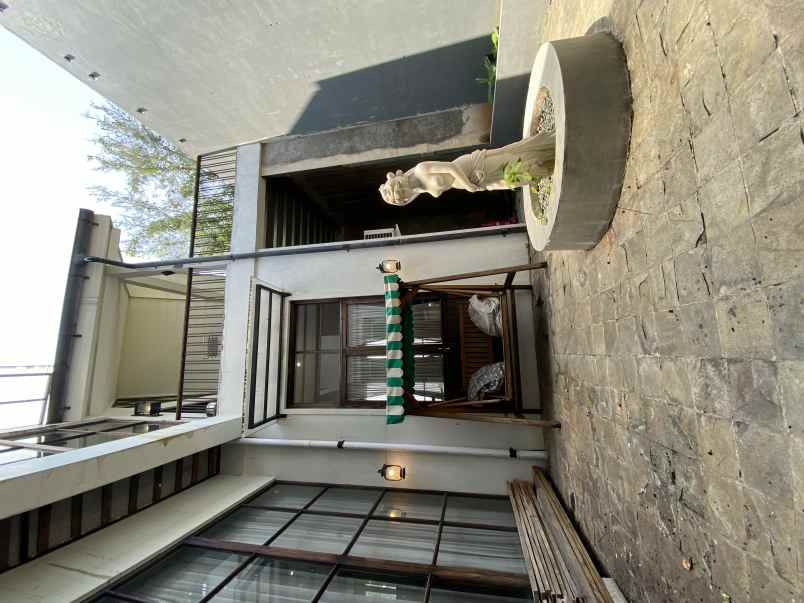 dijual rumah cluster aristoteles