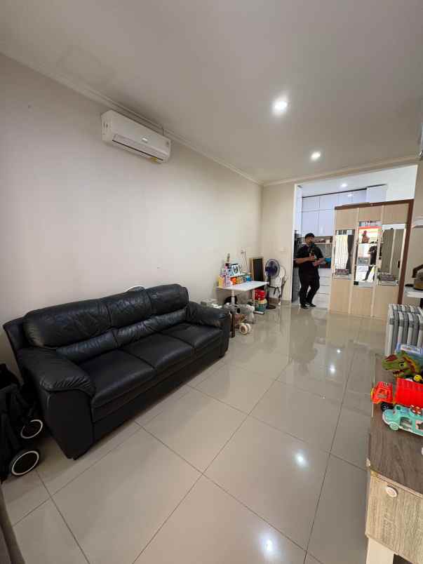 dijual rumah cluster milano village