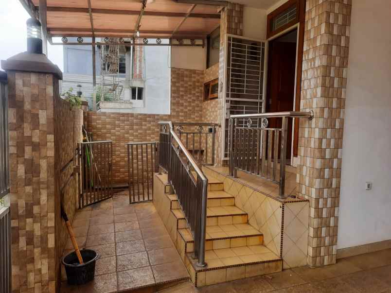 dijual rumah cluster pelangi