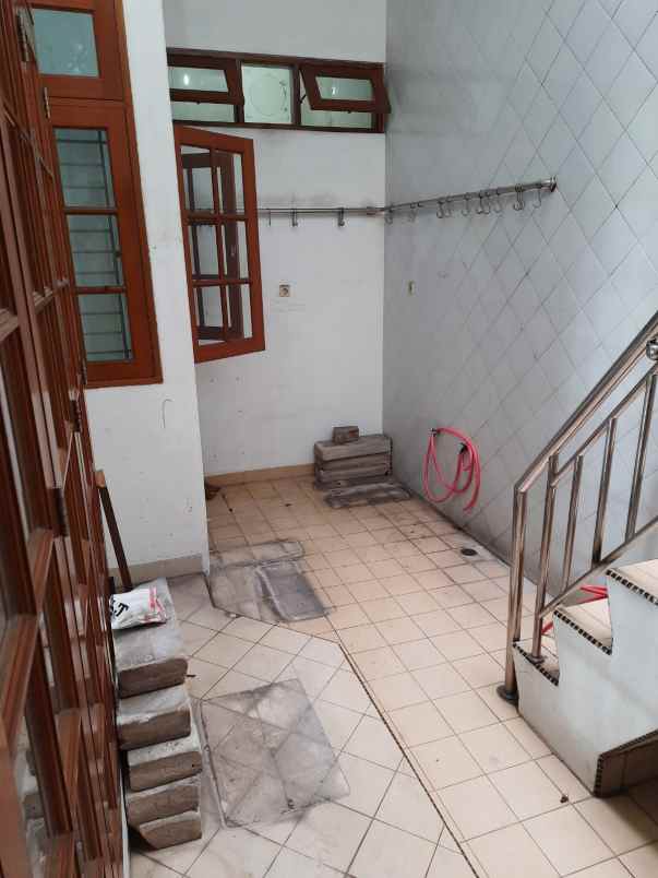 dijual rumah cluster pelangi