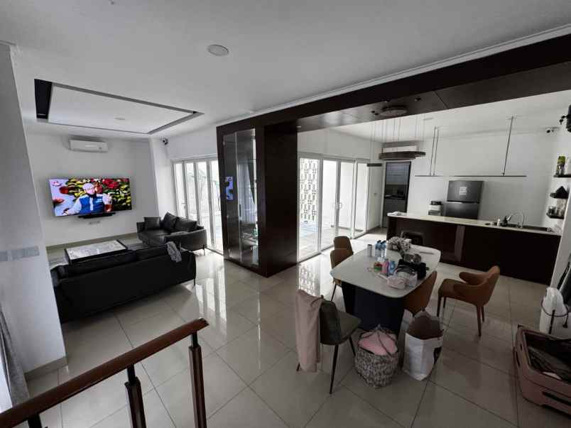 dijual rumah cluster vernonia