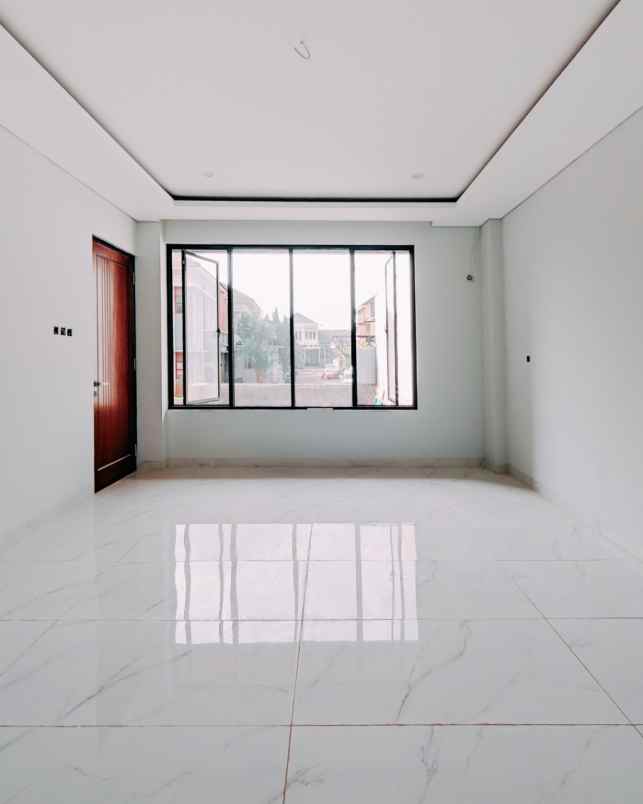 dijual rumah dalam komplek dekat one