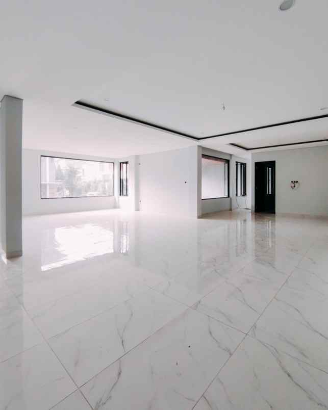 dijual rumah dalam komplek dekat one