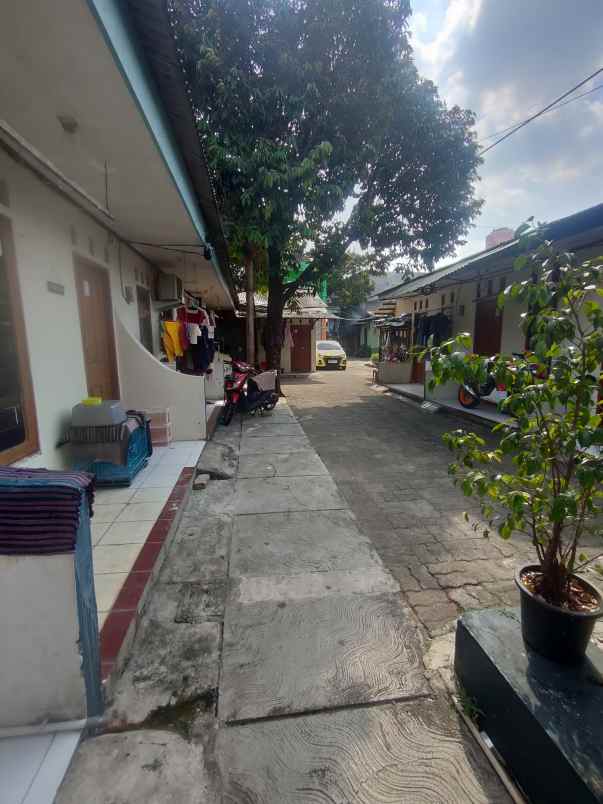 dijual rumah dan kontrakan 70 pintu lokasi strategis